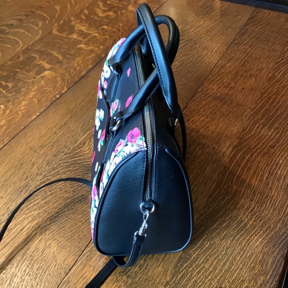 Karl Lagerfeld black purse w embroidered & decal flowers. - Picture 3 of 4